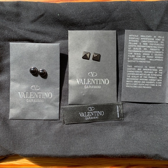 Valentino Garavani Rockstud Black Leather Flats - Picture 9 of 15